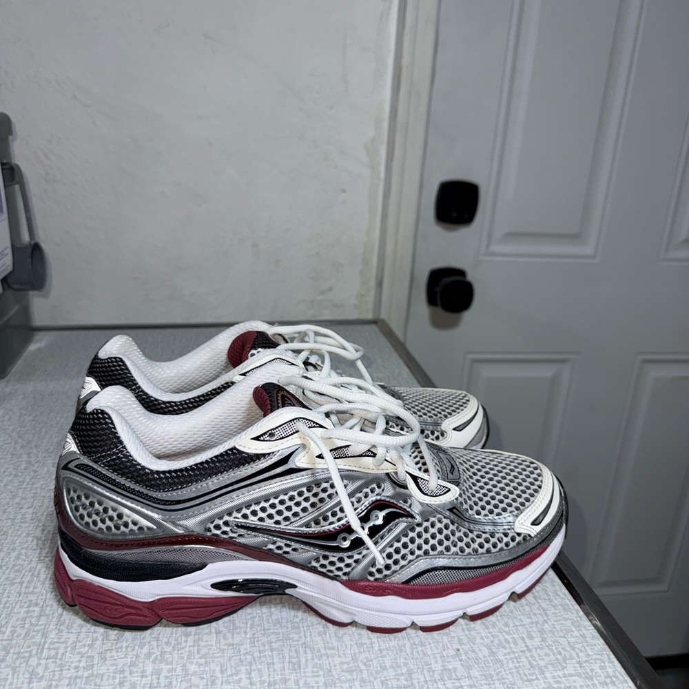 Saucony Omnigrid 9
